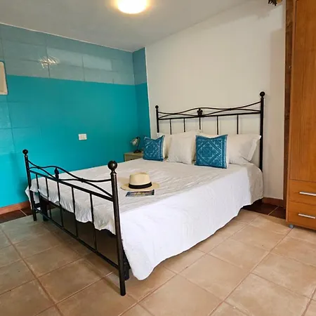 Acquamarina House By The Sea Badesi